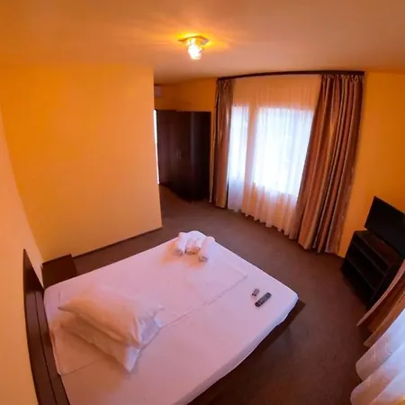 بيت ضيافة Pensiunea Ryana Maria 3*